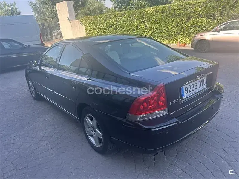 Usado Volvo S60 Momentum 140 CV (102 kW) 2006 Negro Berlina