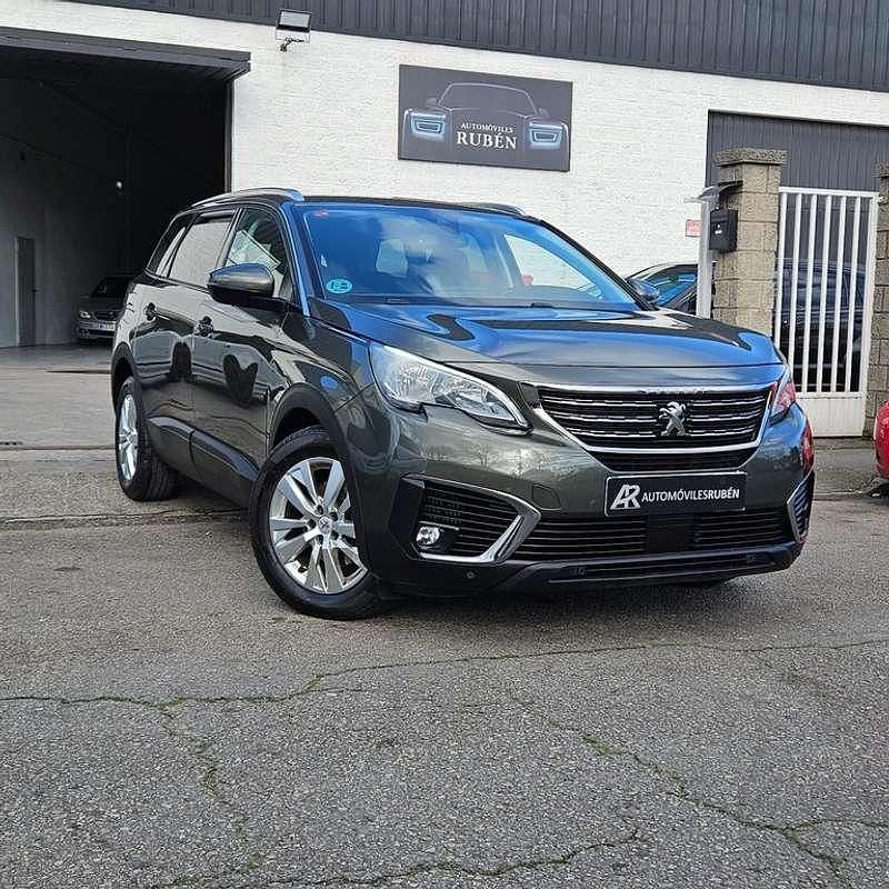 Usado Peugeot 5008 Active 120 CV (88 kW) 2017 Gris SUV