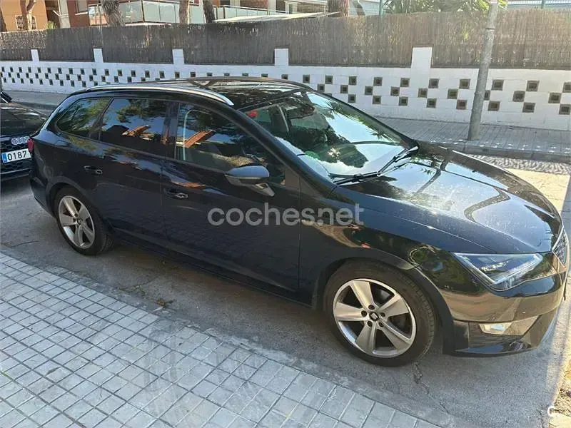 Usado Seat Leon ST FR 150 CV (110 kW) 2015 Negro Familiar