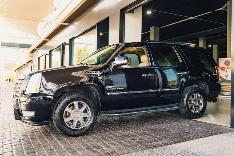 Usado Cadillac Escalade 409 CV (300 kW) 2007 Negro SUV