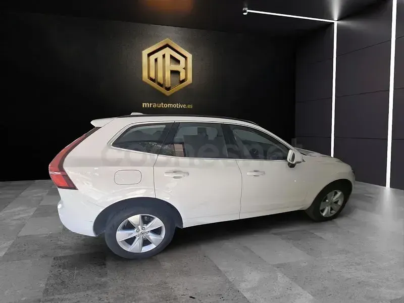 Usado Volvo XC60 Momentum 197 CV (144 kW) 2021 Blanco SUV