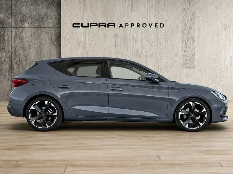 Usado Cupra Leon 150 CV (110 kW) 2025 Gris / plata Berlina