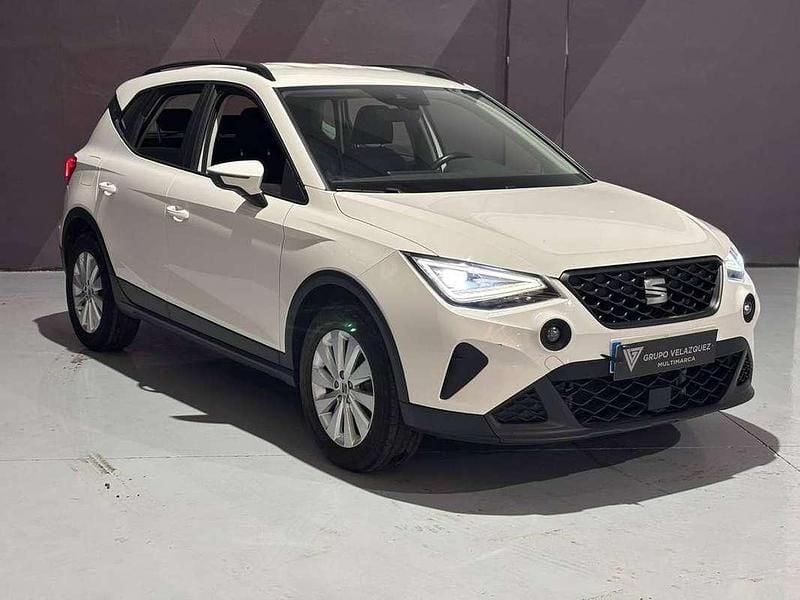 Usado Seat Arona Style 110 CV (80 kW) 2022 Blanco SUV