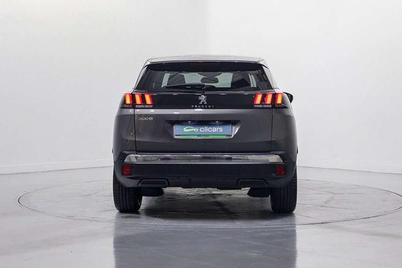 Usado Peugeot 3008 Allure 131 CV (96 kW) 2023 Gris SUV