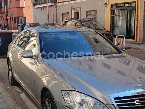 Usado Mercedes S320 235 CV (172 kW) 2007 Gris / plata Berlina