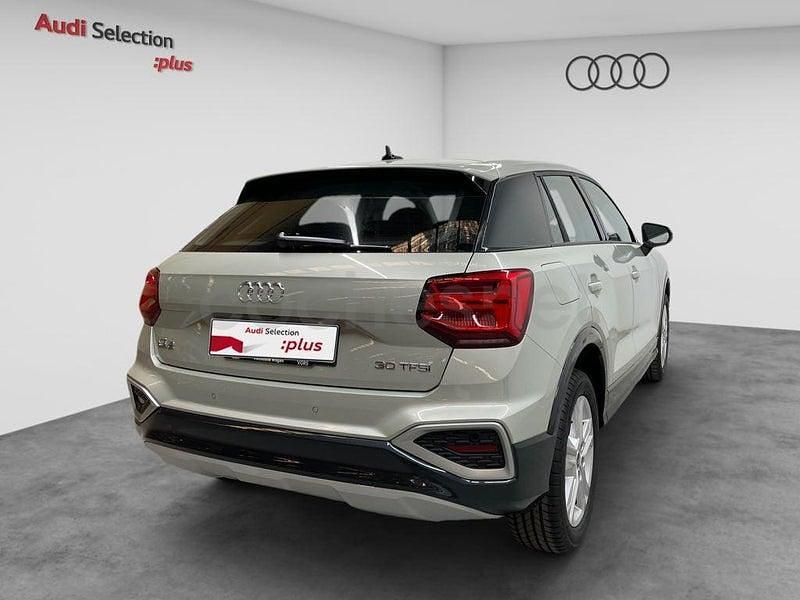 Usado Audi Q2 Advanced Plus 116 CV (85 kW) 2025 Gris / plata SUV