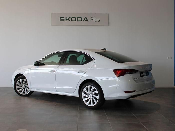 Blanco Nuevo 2025 Skoda Octavia Style | 30.990 € (Super precio) - Imagen 1/4