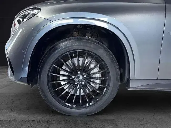Usado Mercedes GLC300e AMG 313 CV (230 kW) 2022 Gris SUV