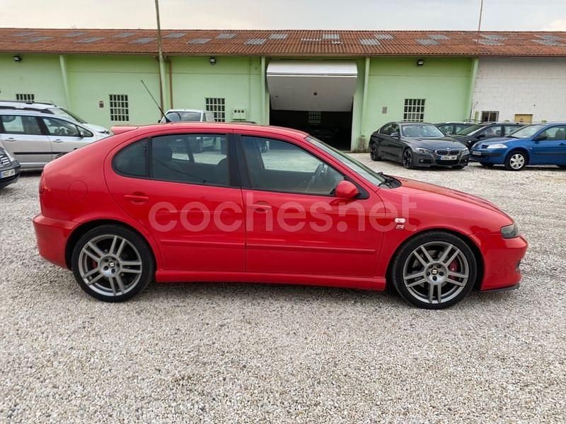 Usado Seat Leon CUPRA 225 CV (165 kW) 2004 Rojo Berlina