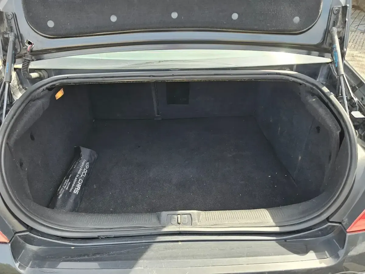 Usado Peugeot 407 136 CV (100 kW) 2005 Negro Familiar