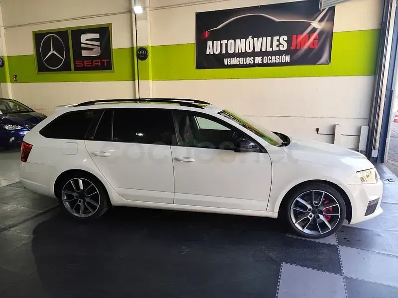 Usado Skoda Octavia RS 220 CV (161 kW) 2014 Blanco Familiar
