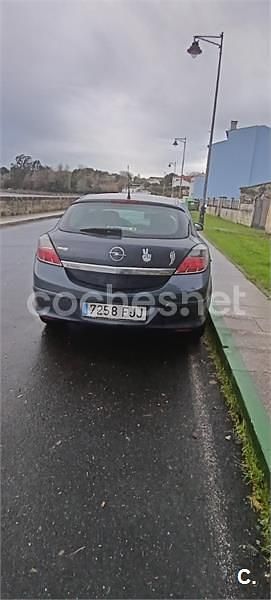 Usado Opel Astra GTC Enjoy 90 CV (66 kW) 2006 Gris / plata Berlina