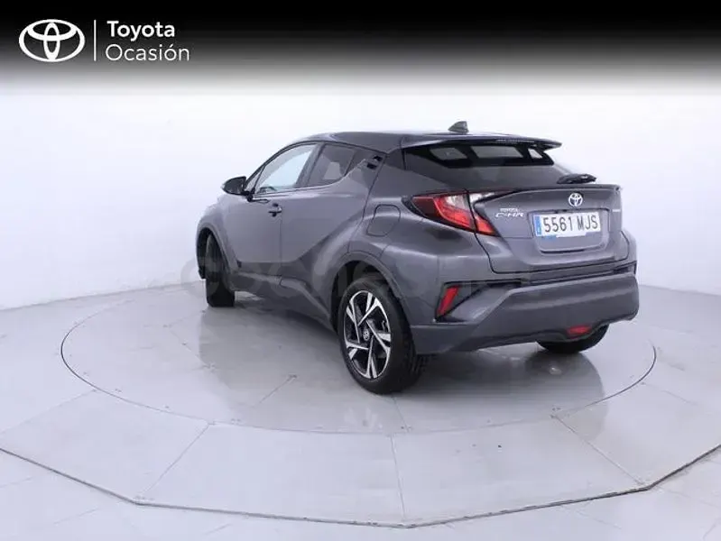 Usado Toyota C-HR Advance 122 CV (89 kW) 2023 Gris / plata SUV