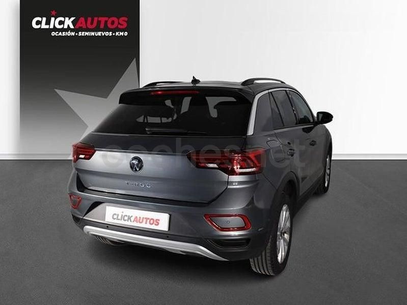 Usado VW T-Roc Life 110 CV (80 kW) 2023 Gris / plata SUV