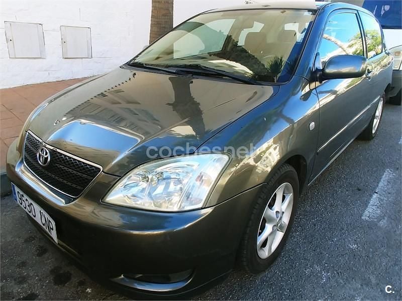 Usado Toyota Corolla Luna 110 CV (80 kW) 2003 Gris / plata Berlina