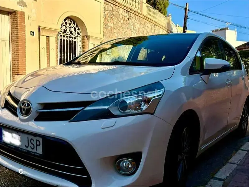Usado Toyota Verso Advance 112 CV (82 kW) 2016 Blanco Monovolumen