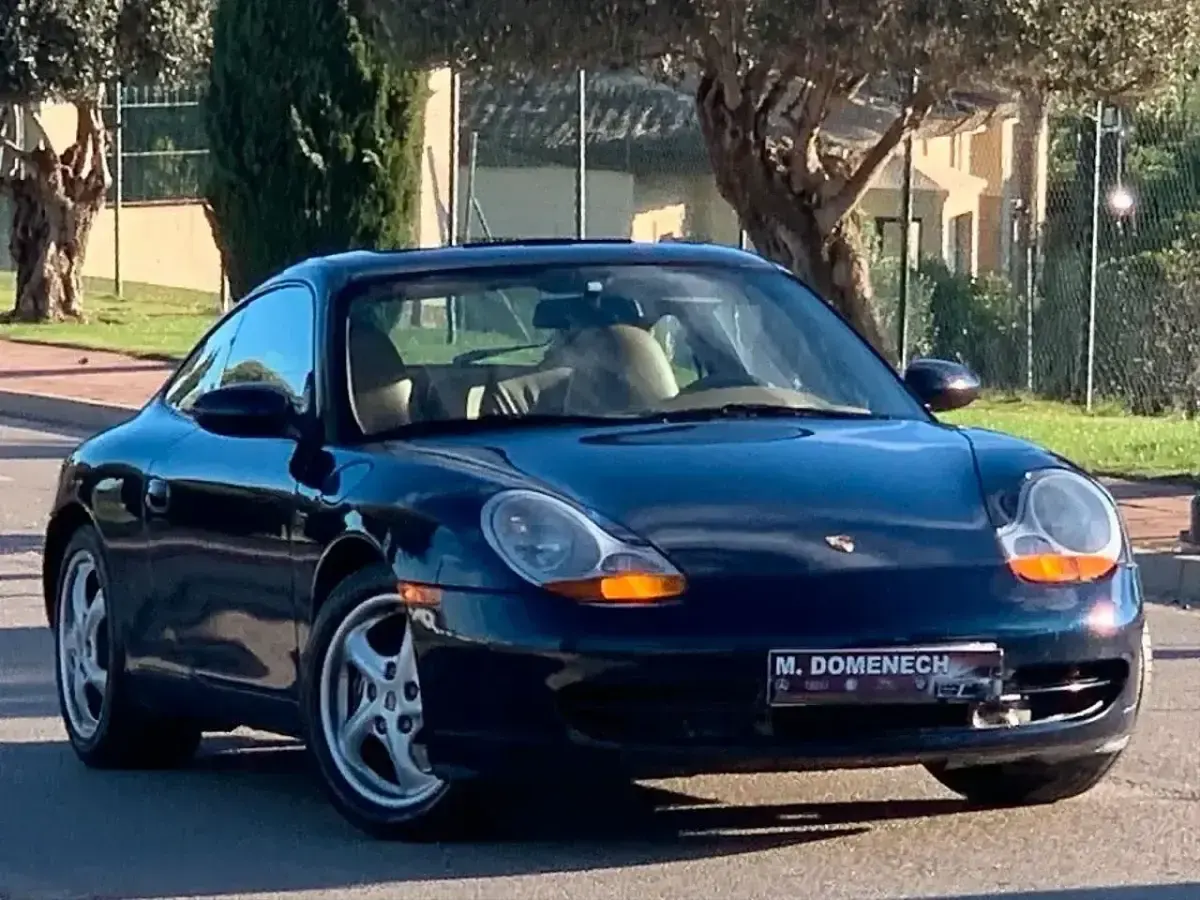 Begagnad Porsche 911 Carrera 300 HK (220 kW) 1998 Sportkupé