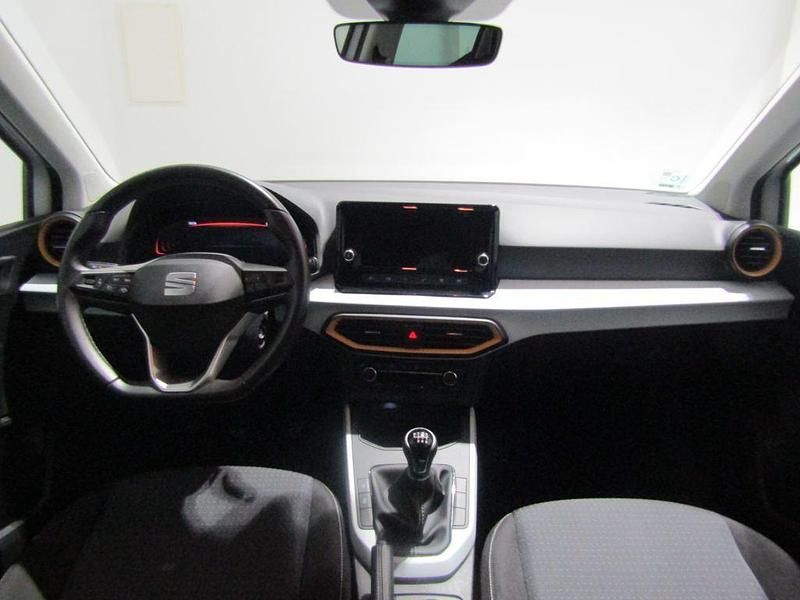 Usado Seat Arona Style 115 CV (84 kW) 2025 Blanco SUV