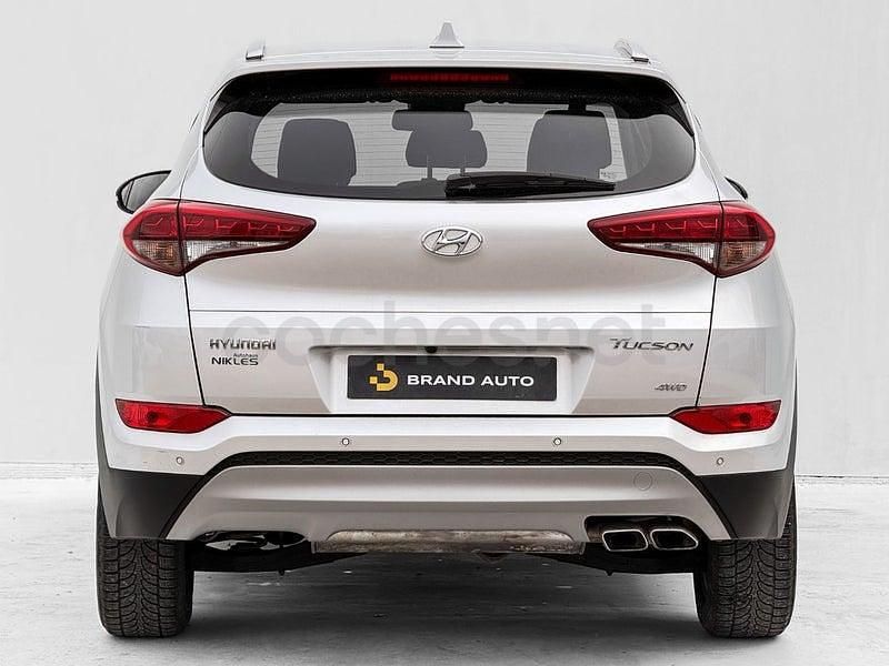 Usado Hyundai Tucson 136 CV (100 kW) 2017 Gris / plata SUV