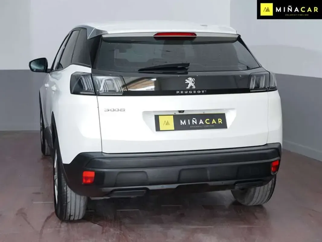 Usado Peugeot 3008 Active 129 CV (94 kW) 2022 Blanco SUV