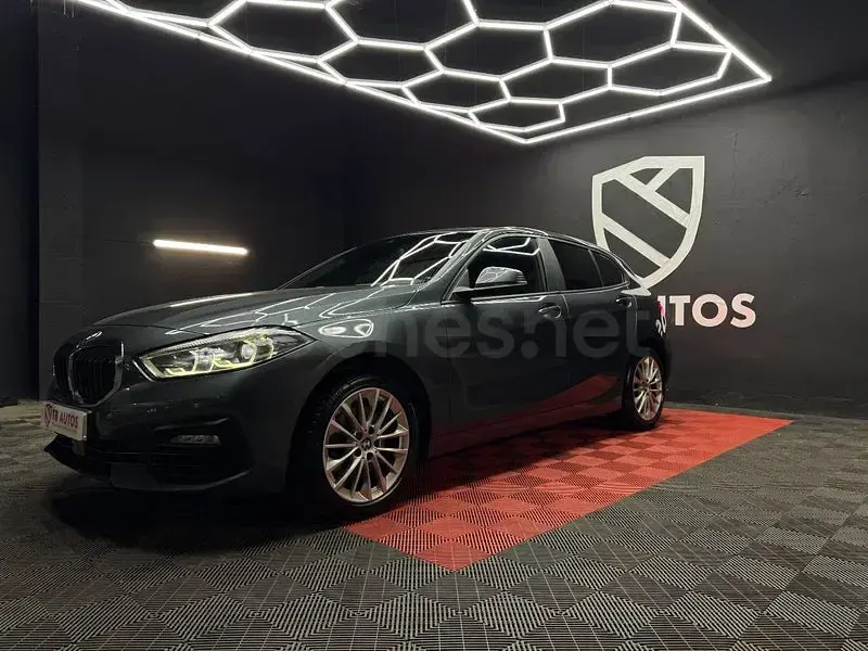 Usado BMW 118 140 CV (102 kW) 2020 Gris / plata Utilitario