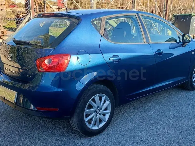 Usado Seat Ibiza Style 105 HP (77 kW) 2014 Azul Sedan