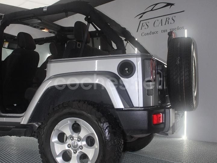 Usado Jeep Wrangler Unlimited Sahara 200 CV (147 kW) 2015 Gris / plata SUV