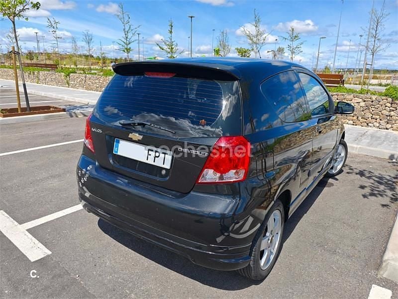 Usado Chevrolet Kalos Sport 94 CV (69 kW) 2007 Negro Berlina
