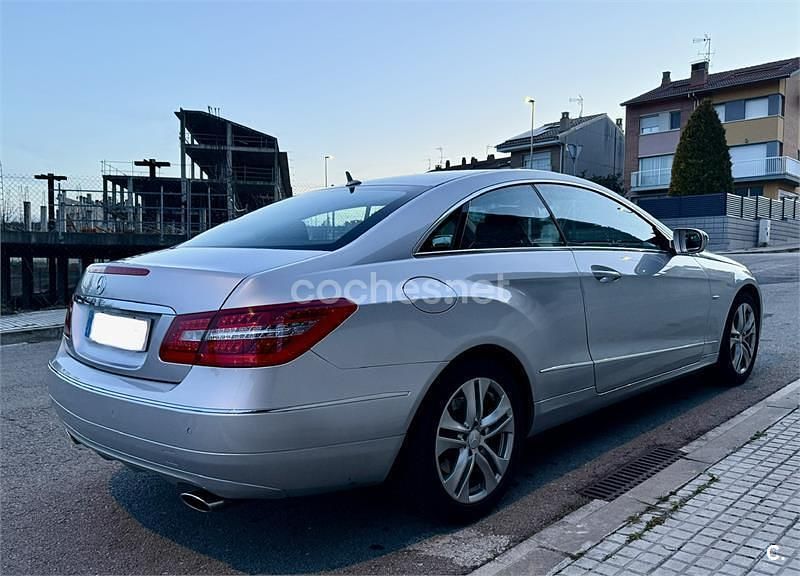 Usado Mercedes E350 231 CV (169 kW) 2009 Gris / plata Coupe