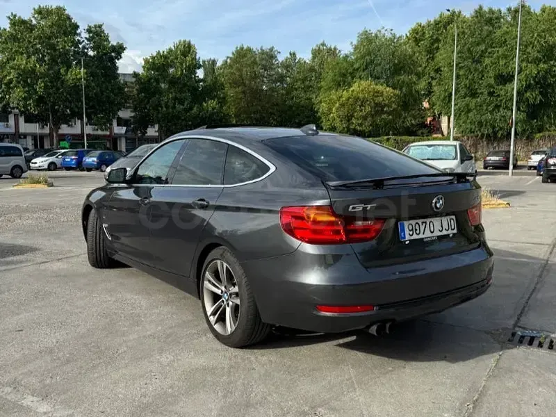 Usado BMW 320 Gran Turismo Comfort Edition 184 CV (135 kW) 2015 Gris / plata Berlina