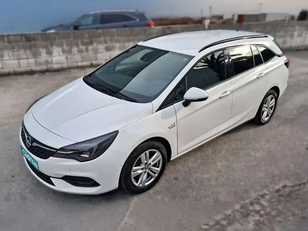 Usado Opel Astra GS Line 110 CV (80 kW) 2020 Blanco Berlina