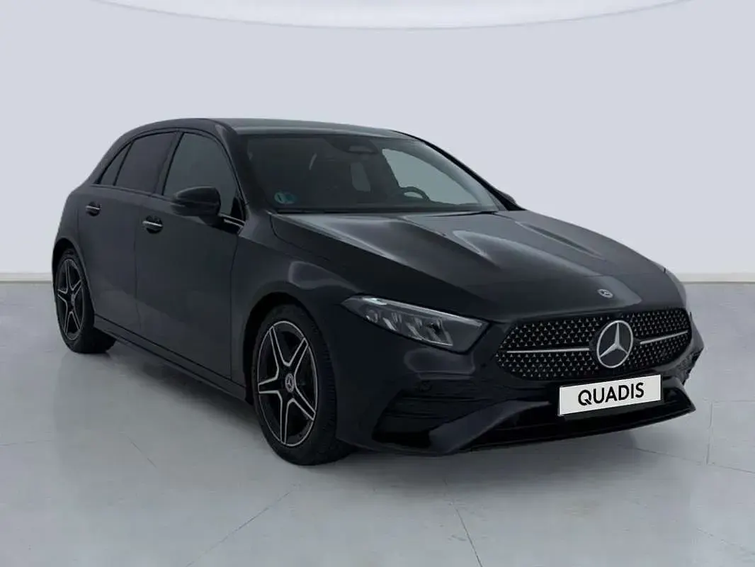 Usado Mercedes A180 Advanced 136 CV (100 kW) 2025 Negro Utilitario