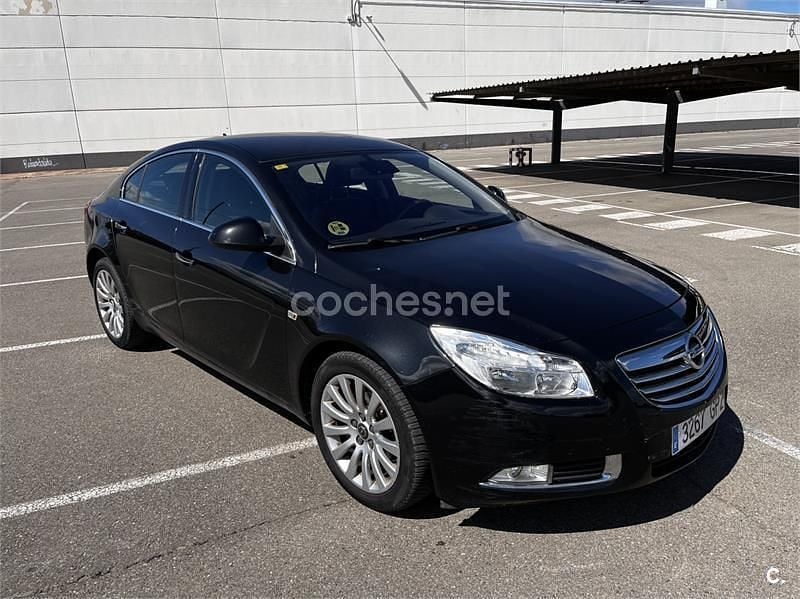 Usado Opel Insignia Cosmo 130 CV (95 kW) 2009 Negro Berlina