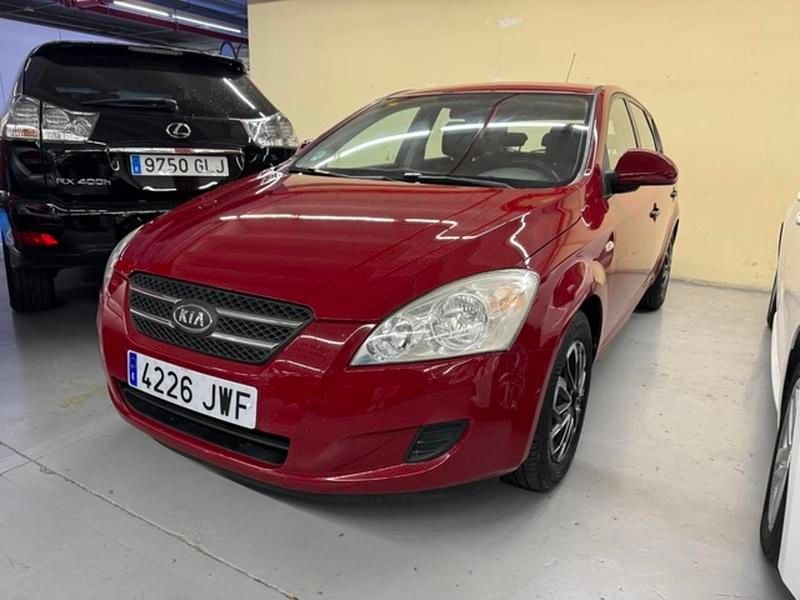 Usado 2017 Kia Ceed | 6990 € (Buen precio) - Imagen 1/4