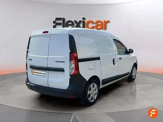 Usado Dacia Dokker 109 CV (80 kW) 2021 Blanco Monovolumen