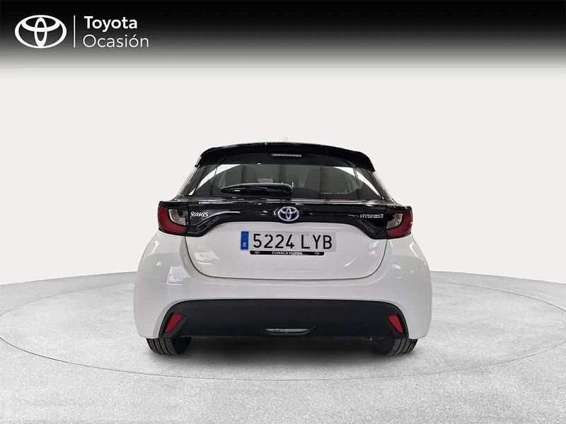 Usado Toyota Yaris Hybrid Business Edition 116 CV (85 kW) 2022 Blanco Berlina