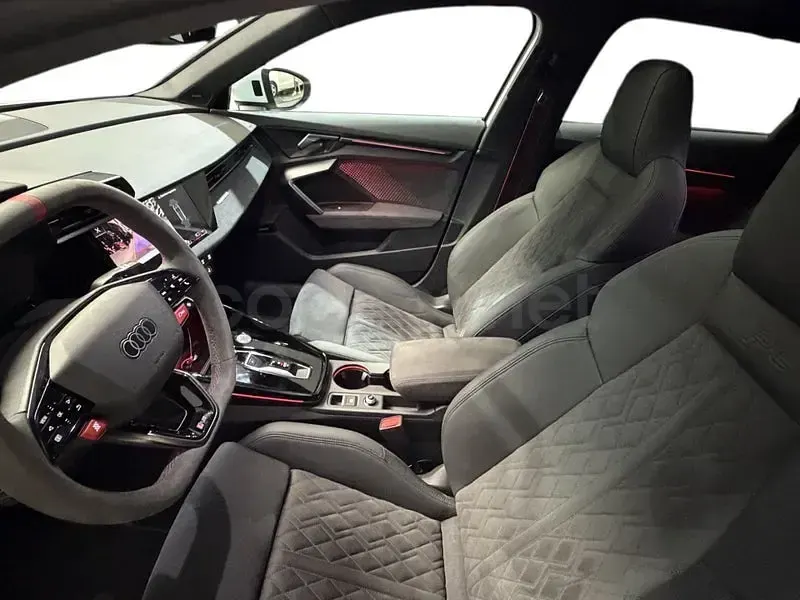 Usado Audi RS3 Sport 400 CV (294 kW) 2025 Blanco Berlina