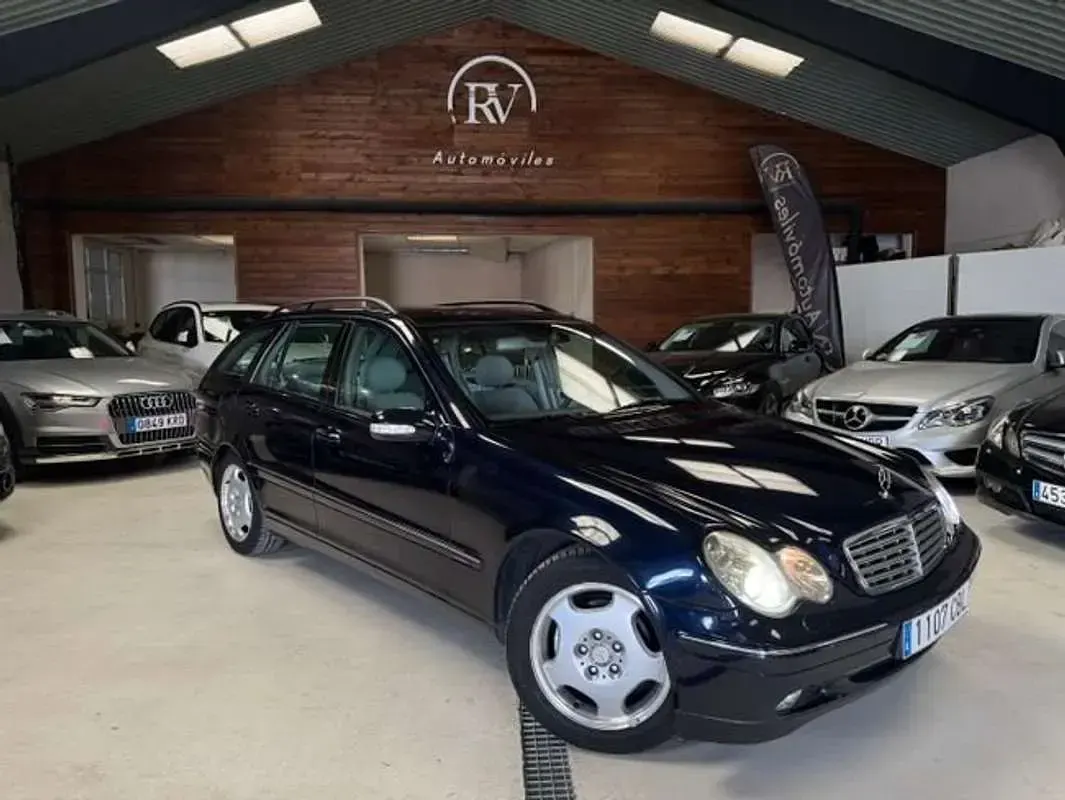 Usado Mercedes C180 Elegance 163 CV (119 kW) 2002 Azul Familiar