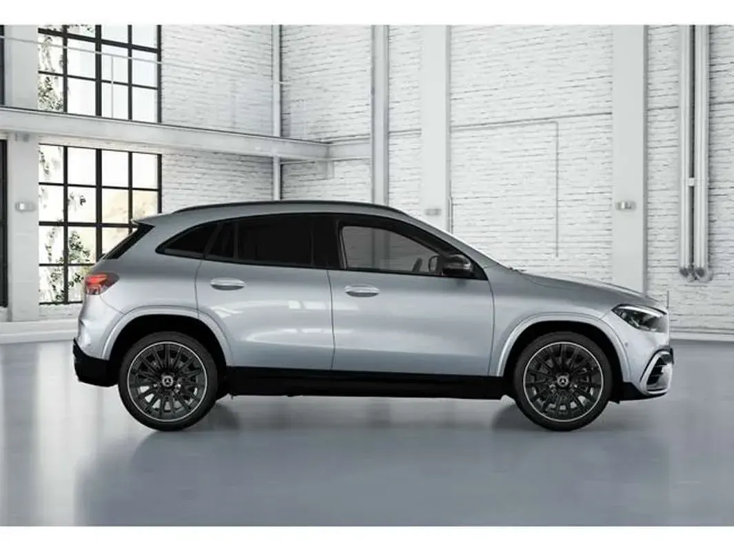 Usado Mercedes GLA200 163 CV (119 kW) 2025 Plateado SUV