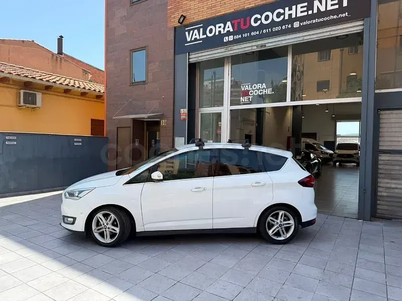 Usado Ford C-MAX Titanium 120 CV (88 kW) 2017 Blanco Monovolumen