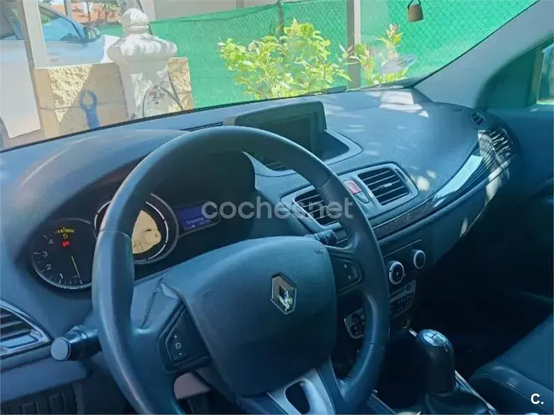 Usado Renault Mégane 85 CV (62 kW) 2010 Azul Berlina