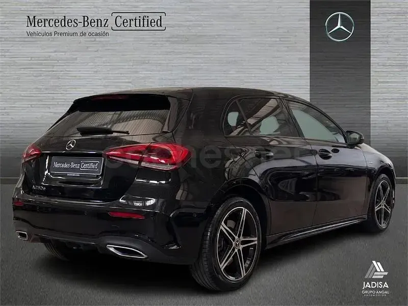 Usado Mercedes A250 218 CV (160 kW) 2021 Negro cosmos Berlina