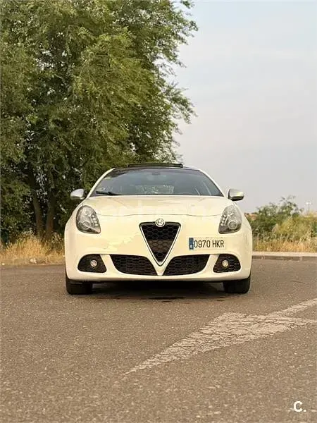 Usado Alfa Romeo Giulietta Distinctive 140 CV (102 kW) 2012 Blanco Utilitario