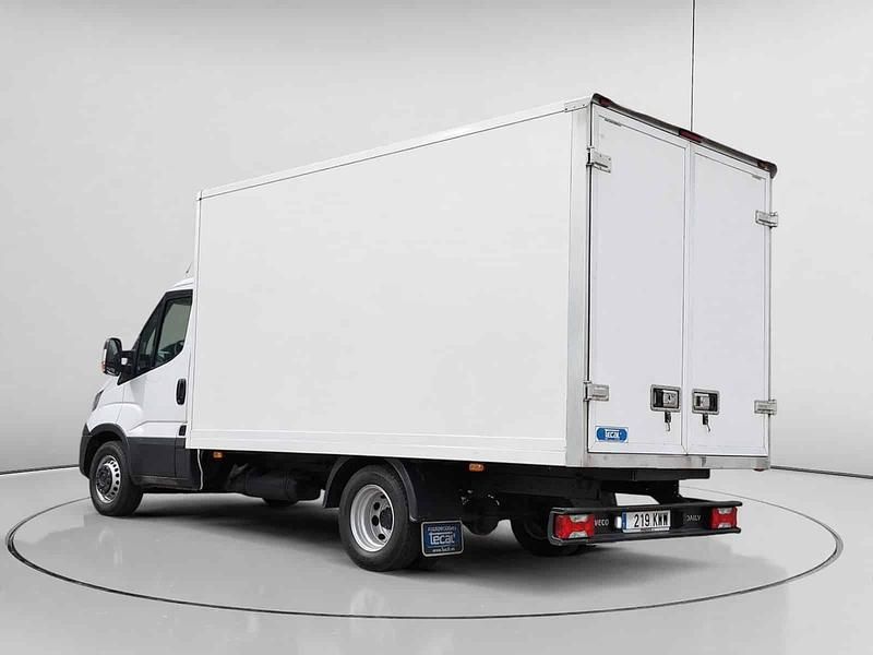 Usado Iveco Daily 146 CV (107 kW) 2019 Blanco Berlina
