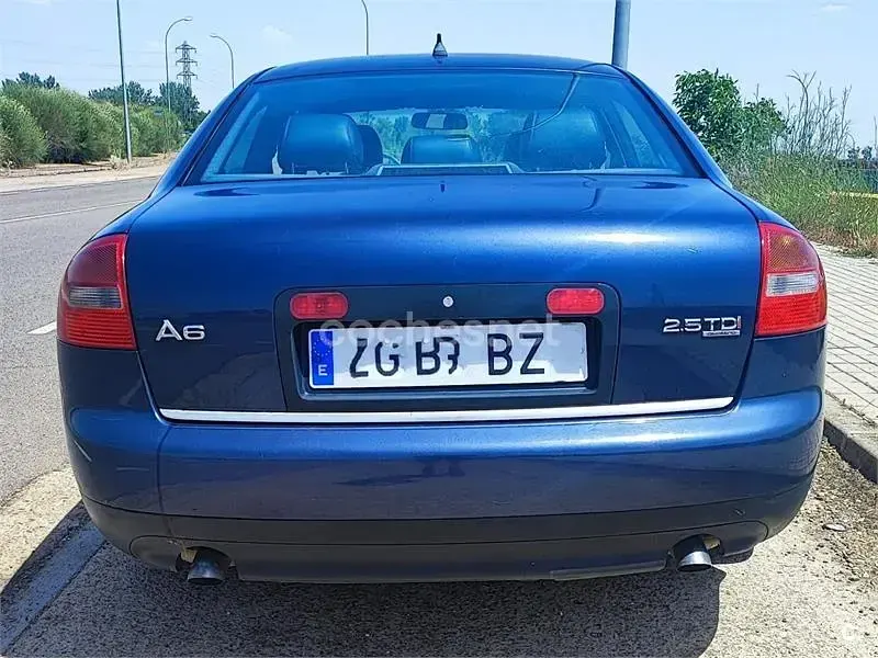 Usado Audi A6 180 CV (132 kW) 2002 Azul Berlina