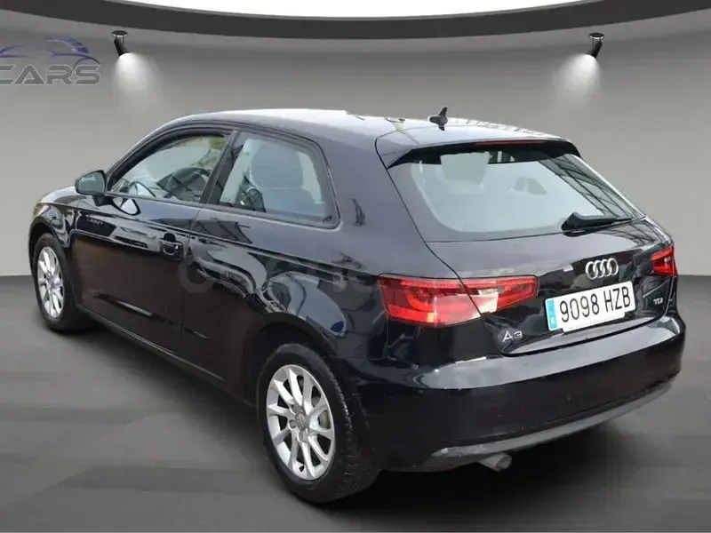 Usado Audi A3 Ambition 105 CV (77 kW) 2014 Negro Berlina