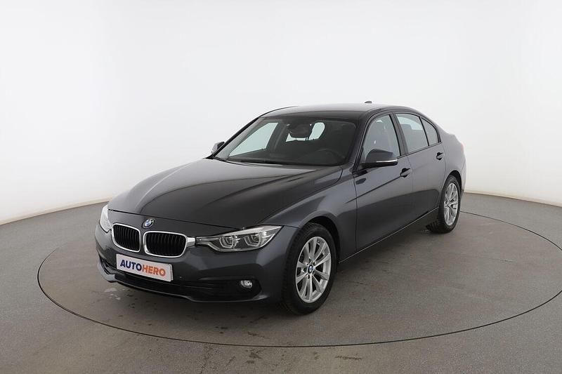Usado BMW 318 Comfort Edition 150 CV (110 kW) 2017 Gris Berlina