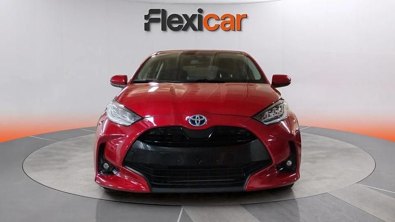 Usado Toyota Yaris Hybrid Active 116 CV (85 kW) 2023 Rojo Berlina