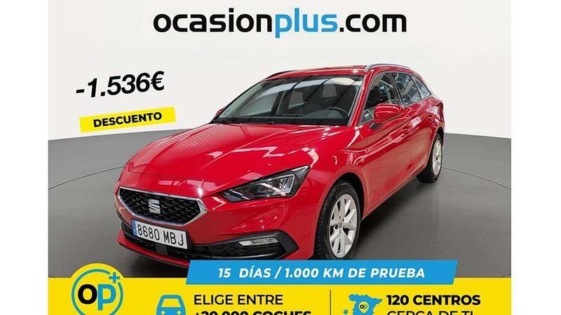 Usado Seat Leon ST Style 110 CV (80 kW) 2022 Rojo Familiar