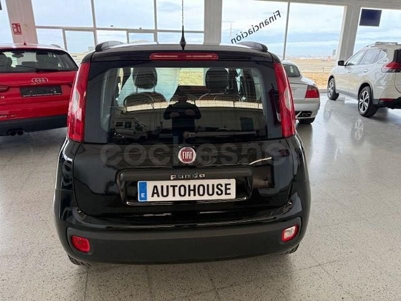 Usado Fiat Panda Lounge 69 CV (50 kW) 2013 Negro Utilitario